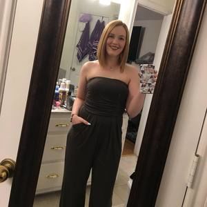 Meet your Posher, Caitlin